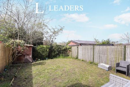 3 bedroom semi-detached house to rent - Photo 4