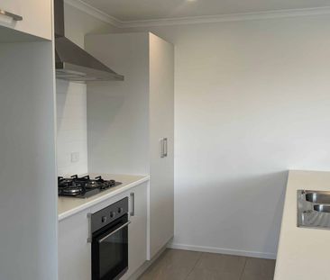 Lovely 3-Bedroom Home in Sought-After Huntington! - Photo 3