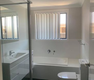 Beautiful Modern Home! - Photo 6