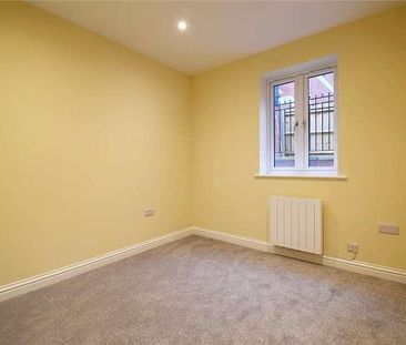 London Street, Basingstoke, RG21 - Photo 1