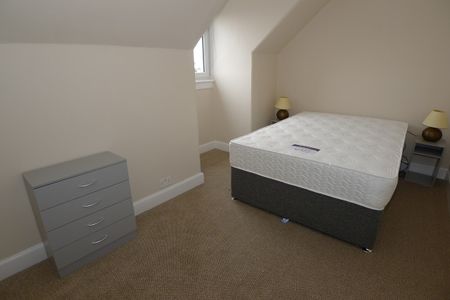 Property to let in St Andrews - Photo 2