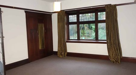 4-5 Bedrooms - Character and Space - Christchurch Girls' & Boys' Zone - Photo 5