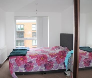 2 bedroom flat to rent - Photo 3