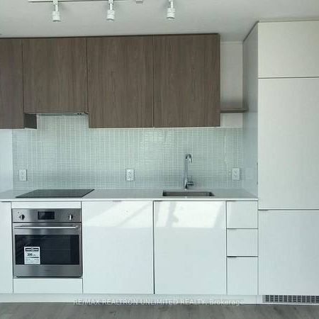 Yonge & Eglinton Stunning 2Bdrm Modern Split Bdrm Open Concept - Photo 1