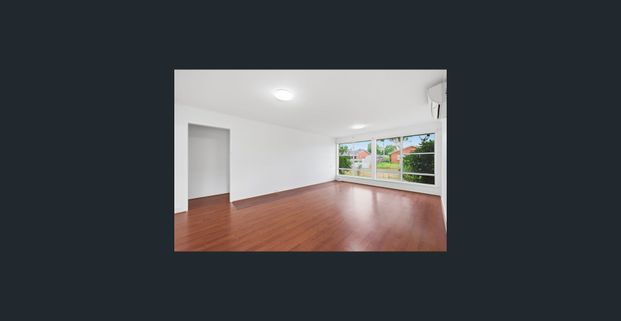 $510 per week incl water - Freshly Updated 3-Bedroom Unit with Private Yard - Photo 1