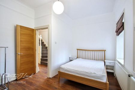 3 bedroom end of terrace house to rent - Photo 4