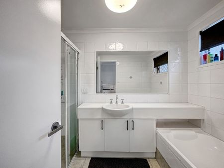 Waterfront Living on the Maroochy River! - Photo 5