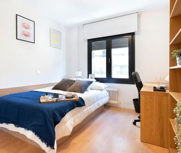 Calle de Raimundo Fernández Villaverde, Madrid, Community of Madrid... - Photo 4