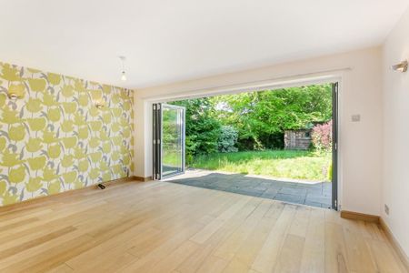4 bedroom townhouse to rent - Photo 2