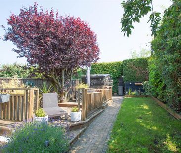 3 bedroom end of terrace house to rent - Photo 2