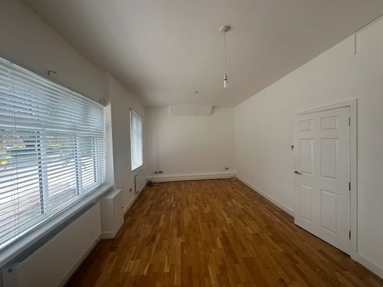 1 Bed Flat, Woodford Road, E7 - Photo 1