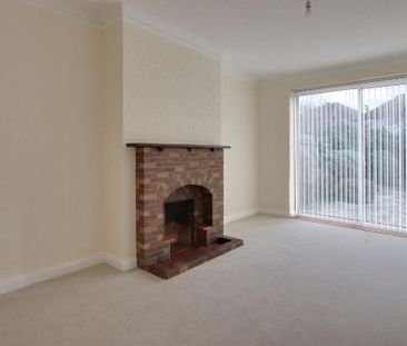 4 bedroom semi-detached house to rent - Photo 1