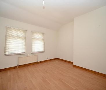24 St. James's Place, Belfast, BT12 6EH - Photo 6