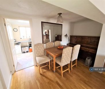 2 bedroom terraced house to rent - Photo 2