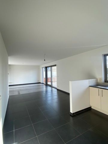 Knap en ruim appartement met 2 slaapkamers - Photo 3