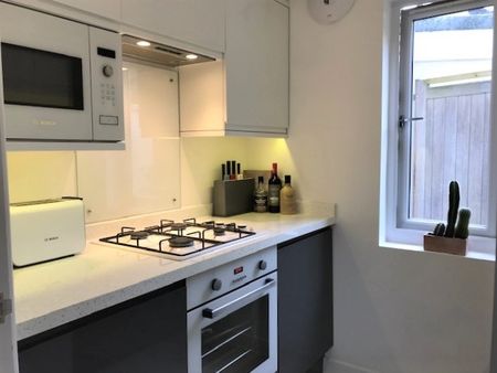 2 Bed Detached House, Stanmer Park Road, BN1 - Photo 5