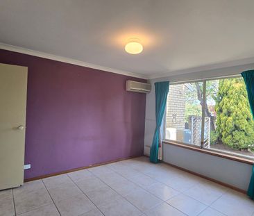 GREAT LOCATION SPACIOUS FAMILY HOME - Photo 4