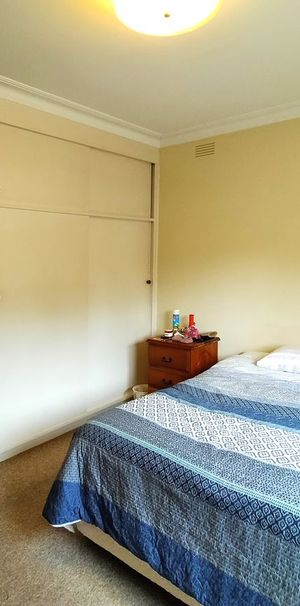 Spacious, Light Filled and Affordable Three Bedroom Beauty! - Photo 1