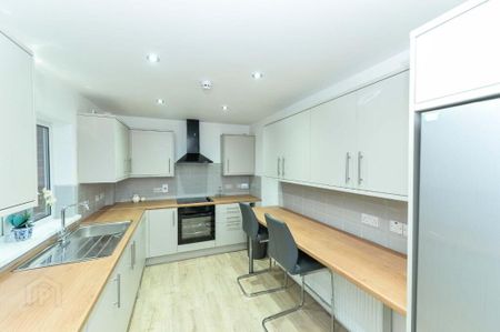 202 Ravenhill Road, Belfast, BT6 8EF - Photo 4