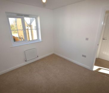 3 bedroom detached house to rent - Photo 4