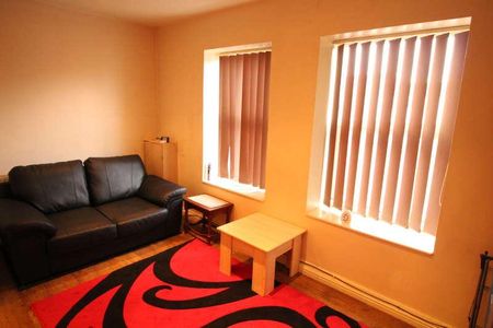 Dumfries Street - Town - Bedroom Apartment - Central Luton, LU1 - Photo 2