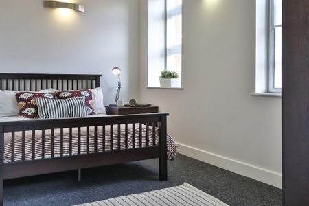 1 bedroom in a flat share to rent - Photo 2