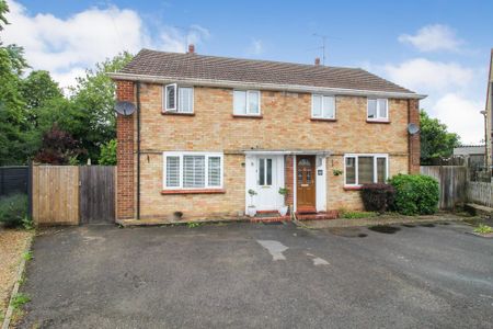 3 bedroom semi-detached house to rent - Photo 2