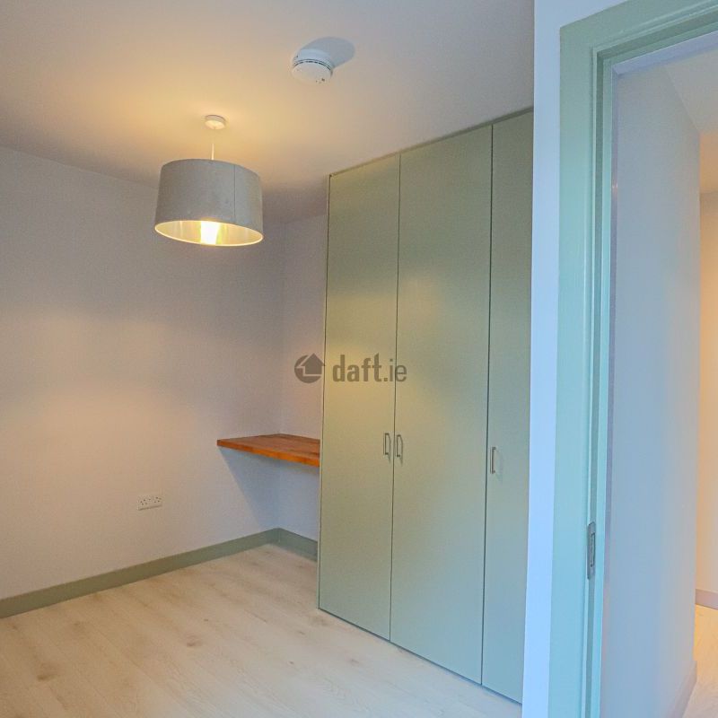 Apartment to rent in Dublin, Dún Laoghaire - Photo 1