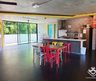 Furnished Oversize Studio Available 26/11/2025 - Photo 4