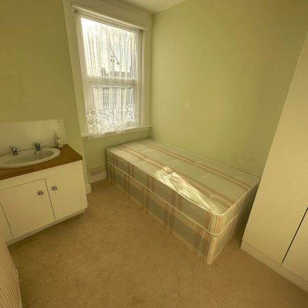 Room in a Shared House, Riffel Road, NW2 - Photo 3