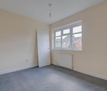 3 bedroom semi-detached house to rent - Photo 6
