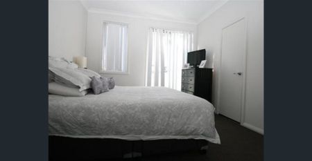 Modern three bedroom townhouse - Photo 4