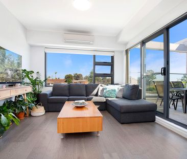 302/192 Caroline Chisholm Drive - Photo 4