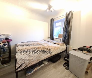 School Row, Hemel Hempstead - Photo 2