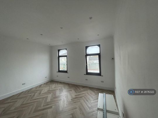 3 bedroom flat to rent - Photo 1