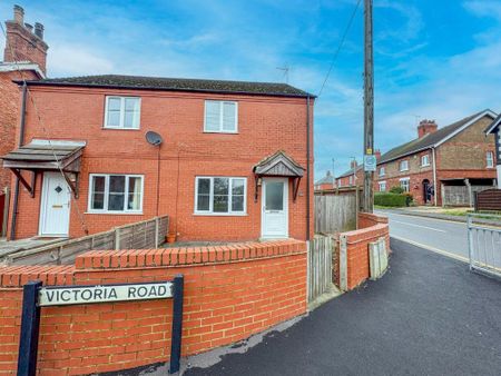 3 bedroom semi-detached house to rent - Photo 2