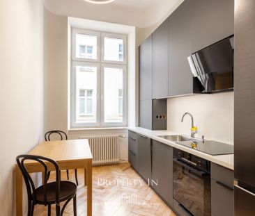 Warszawa, Śródmieście, Warszawa, Śródmieście, Hoża - Zdjęcie 4