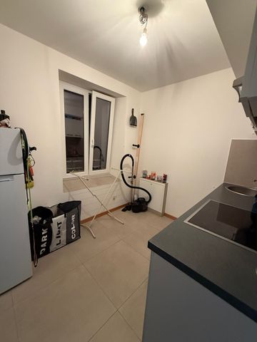 Renovated studio on the 3rd floor - Photo 4