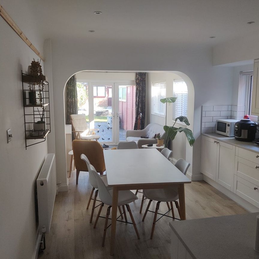 Room in a Shared House, Alexandra Road, SO15 - Photo 1