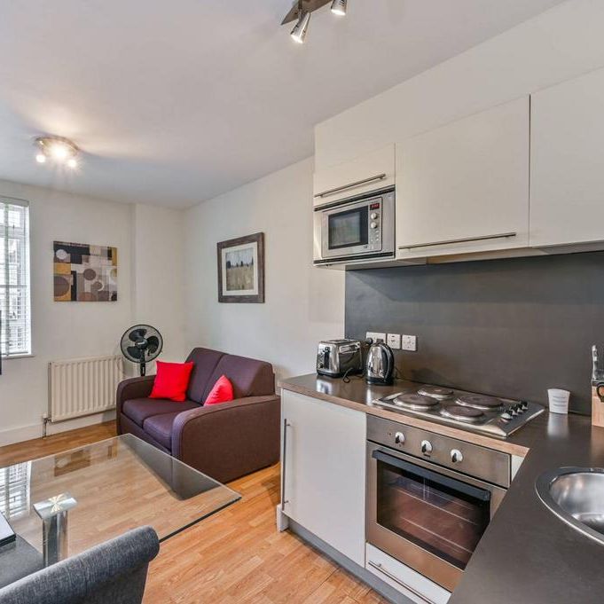 Studio to rent - Photo 1