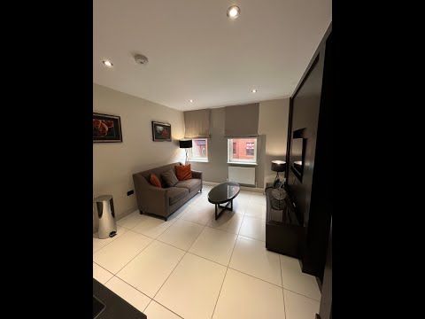 Studio Flat, The Headrow, LS1 - Photo 1