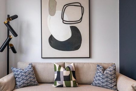 1 bedroom serviced apartment to rent - Photo 2