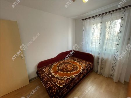 De inchiriat apartament cu 3 camere si balcon in zona Ciresica din Sibiu - Fotografie 3