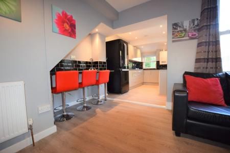 5 Bed Student House - 23 Tudor Road - Photo 3