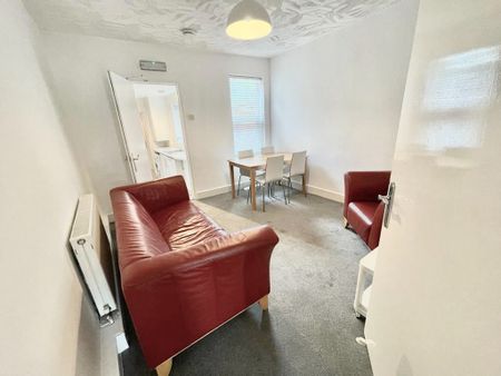 4 Bed Detached House, Nottingham, NG7 - Photo 2