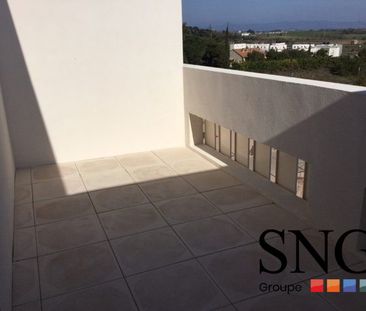 STUDIO AVEC TERRASSE ET PARKING - Photo 5