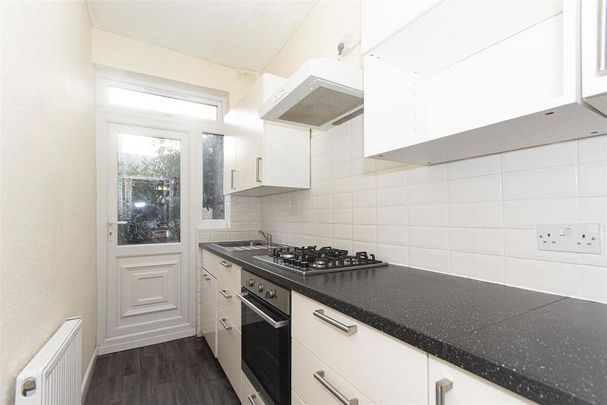 4 bedroom terraced house to rent - Photo 1