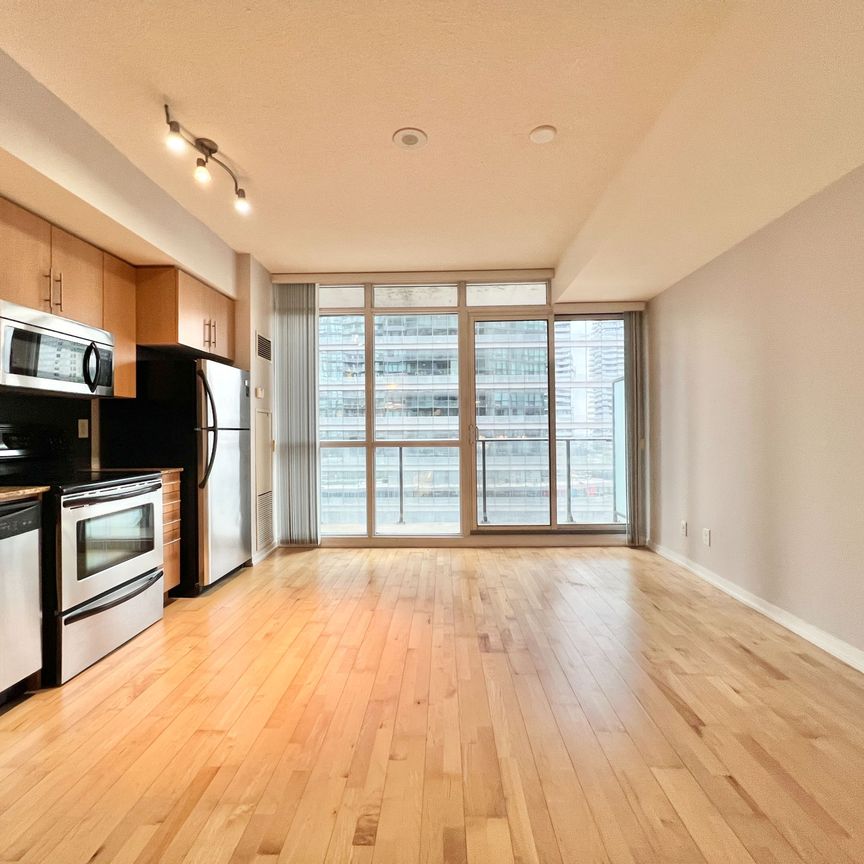 For Lease - 65 Bremner Boulevard Unit# 1206, Toronto, Ontario - Photo 1