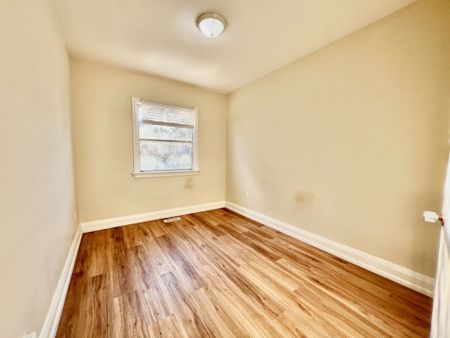 For Lease - 158 Hallmark Avenue, Toronto, Ontario - Photo 5