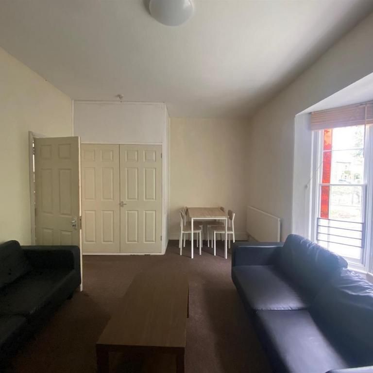 7 bedroom terraced house to rent - Photo 1